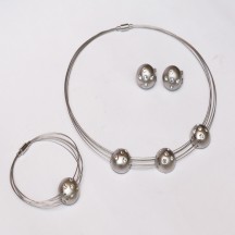 Silver Stones Necklace set With bracelet